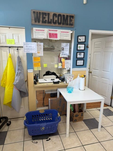 Quality Laundromat Wash And Fold Counter